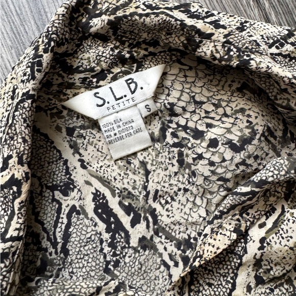SUMMER COLLECTION VINTAGE 100% SILK Snake Skin Lightweight Shirt with Collar - Picture 2 of 5